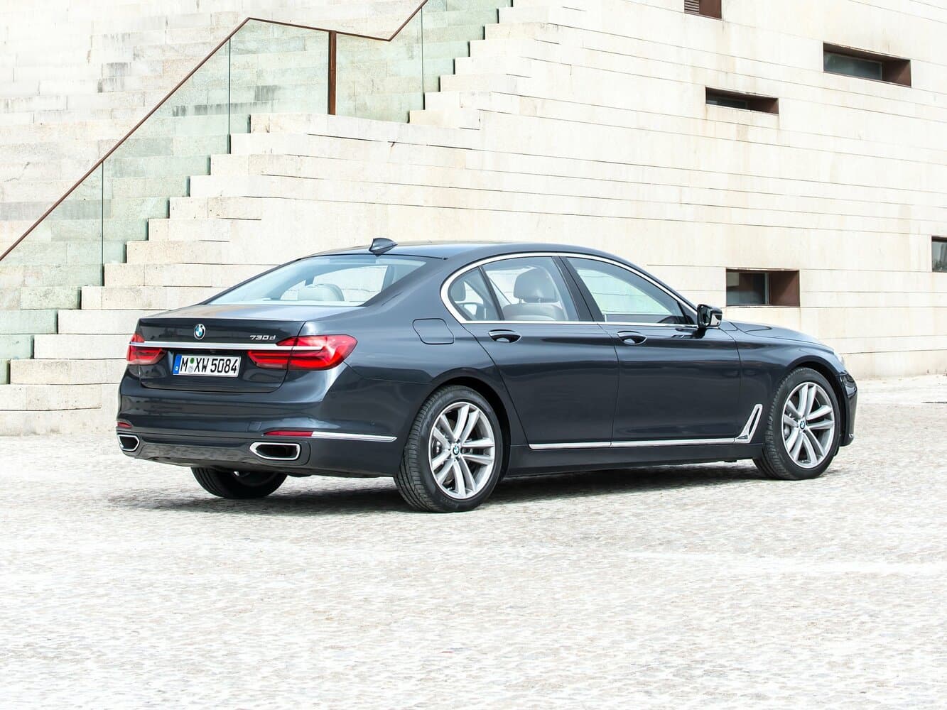 BMW 7 series VI (G11/G12) Седан, фото 5