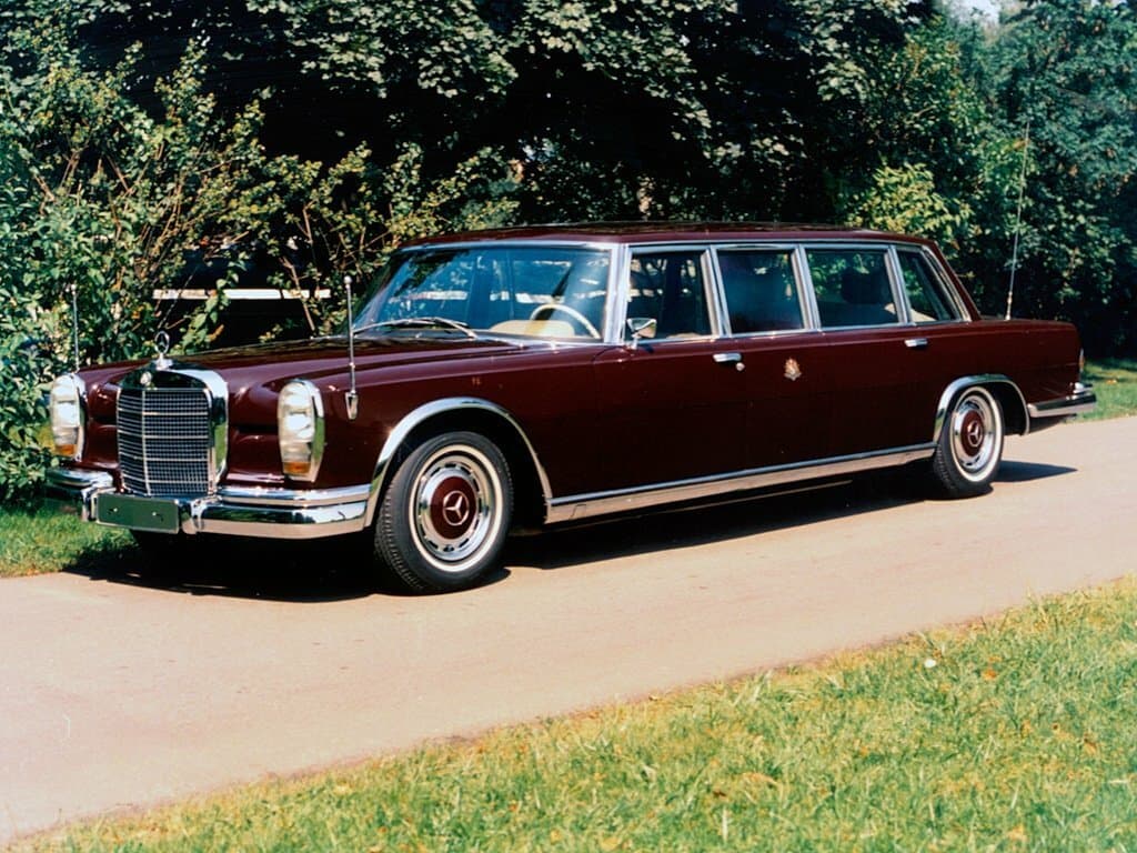 Mercedes-Benz W100 