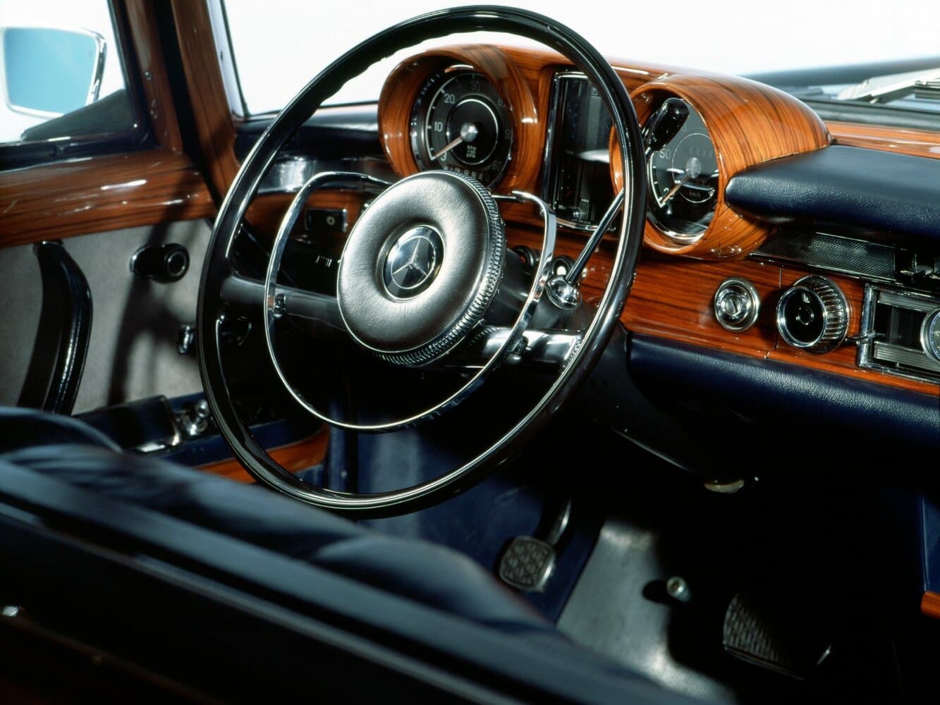 Mercedes-Benz W100
