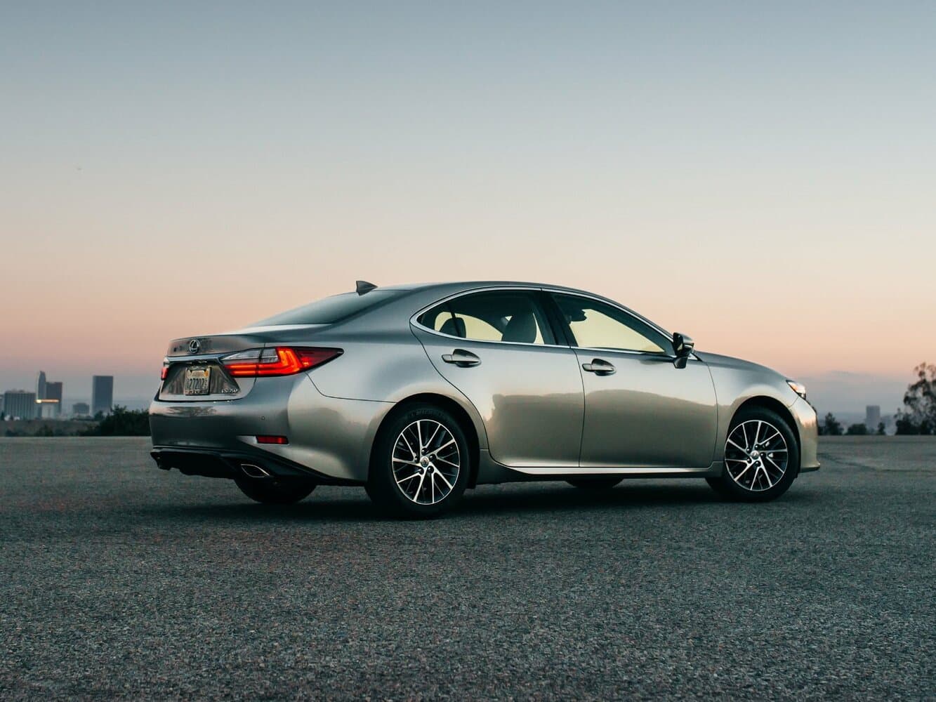 Lexus ES VI Рестайлинг Седан, фото 5