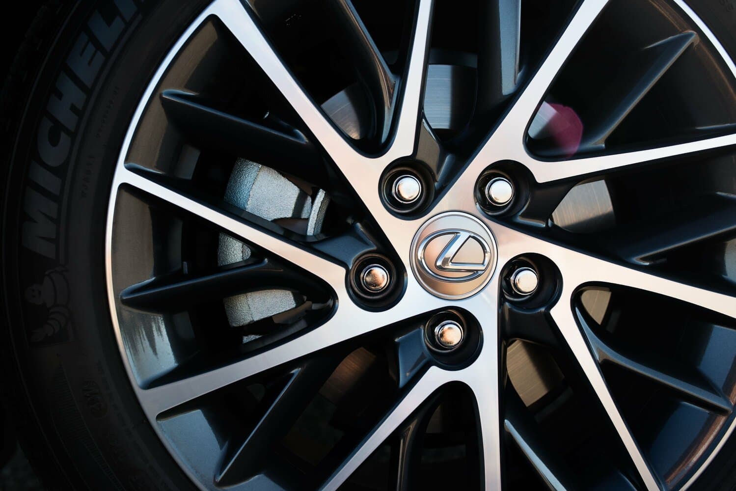Lexus ES VI Рестайлинг Седан, фото 17