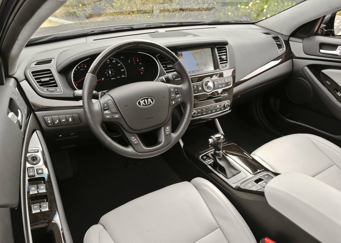 Kia Cadenza I Рестайлинг Седан, фото 6