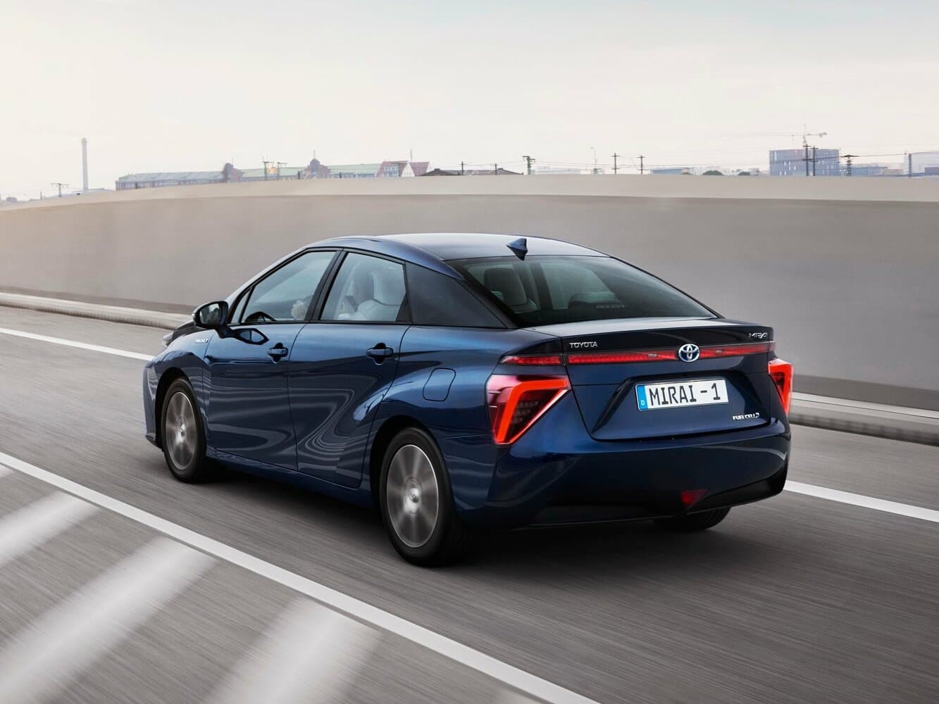 Toyota Mirai I Седан, фото 5