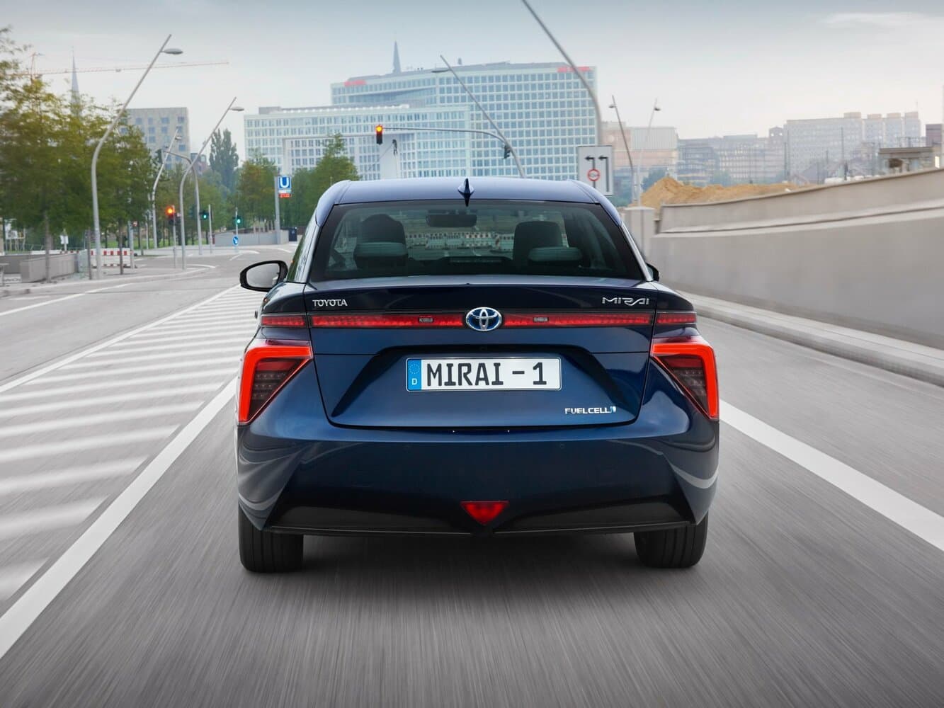 Toyota Mirai I Седан, фото 4