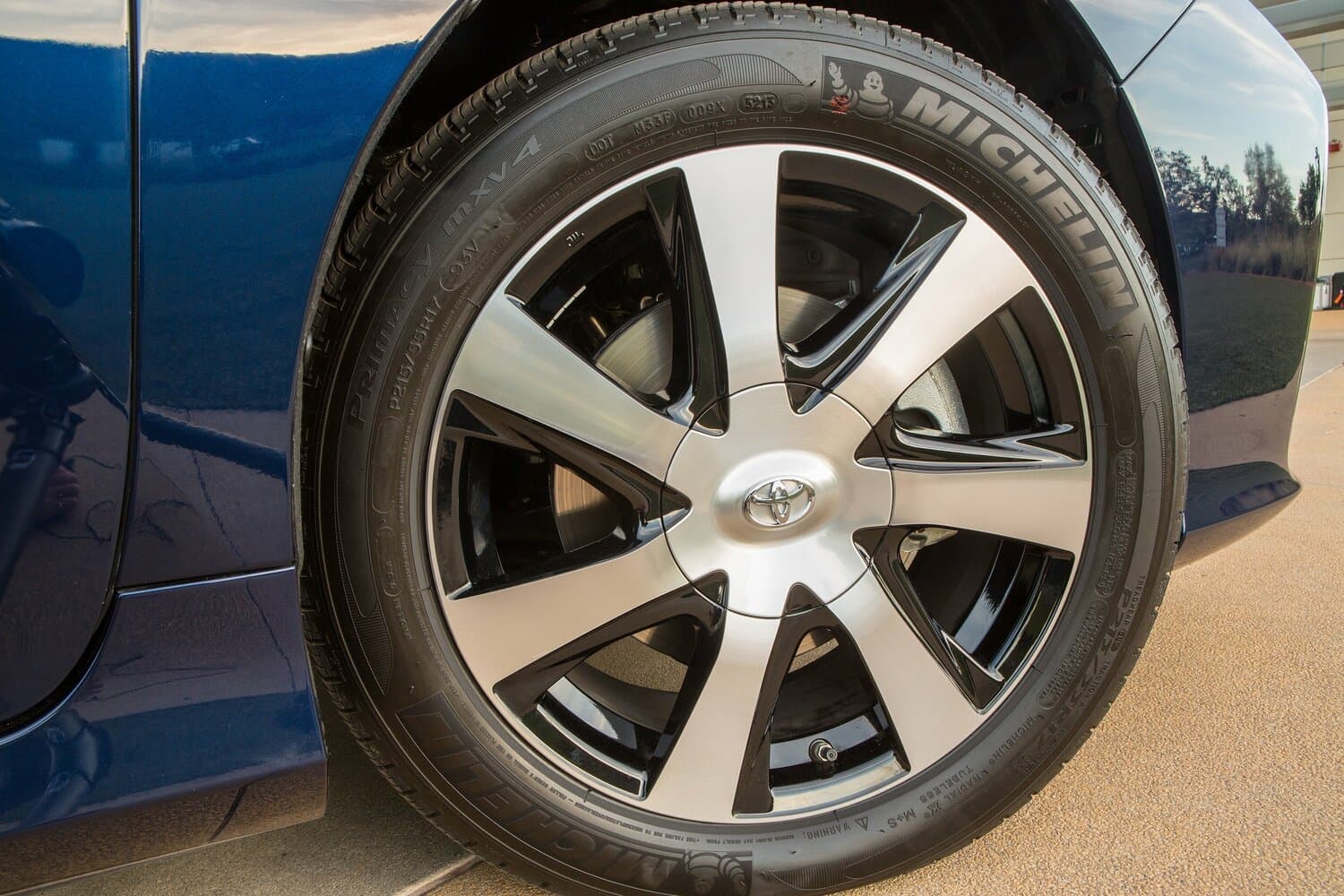 Toyota Mirai I Седан, фото 19