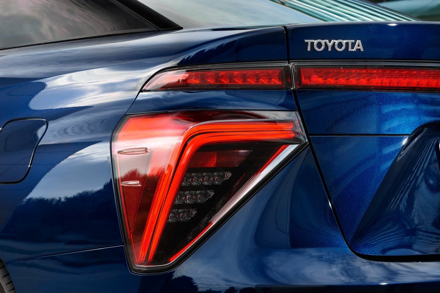 Toyota Mirai I Седан, фото 16