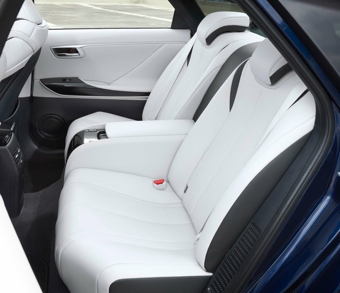 Toyota Mirai I Седан, фото 11