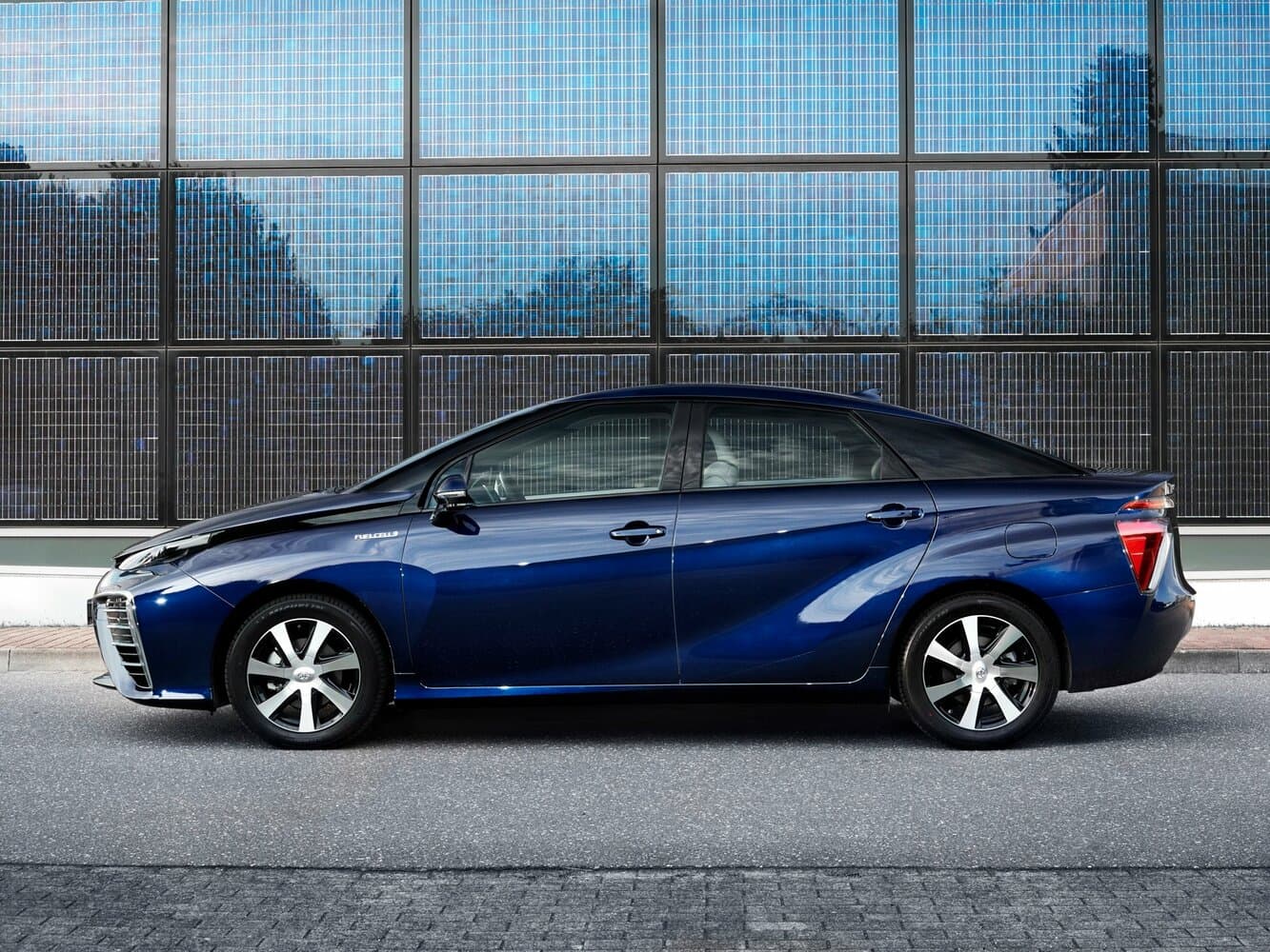 Toyota Mirai I Седан, фото 2