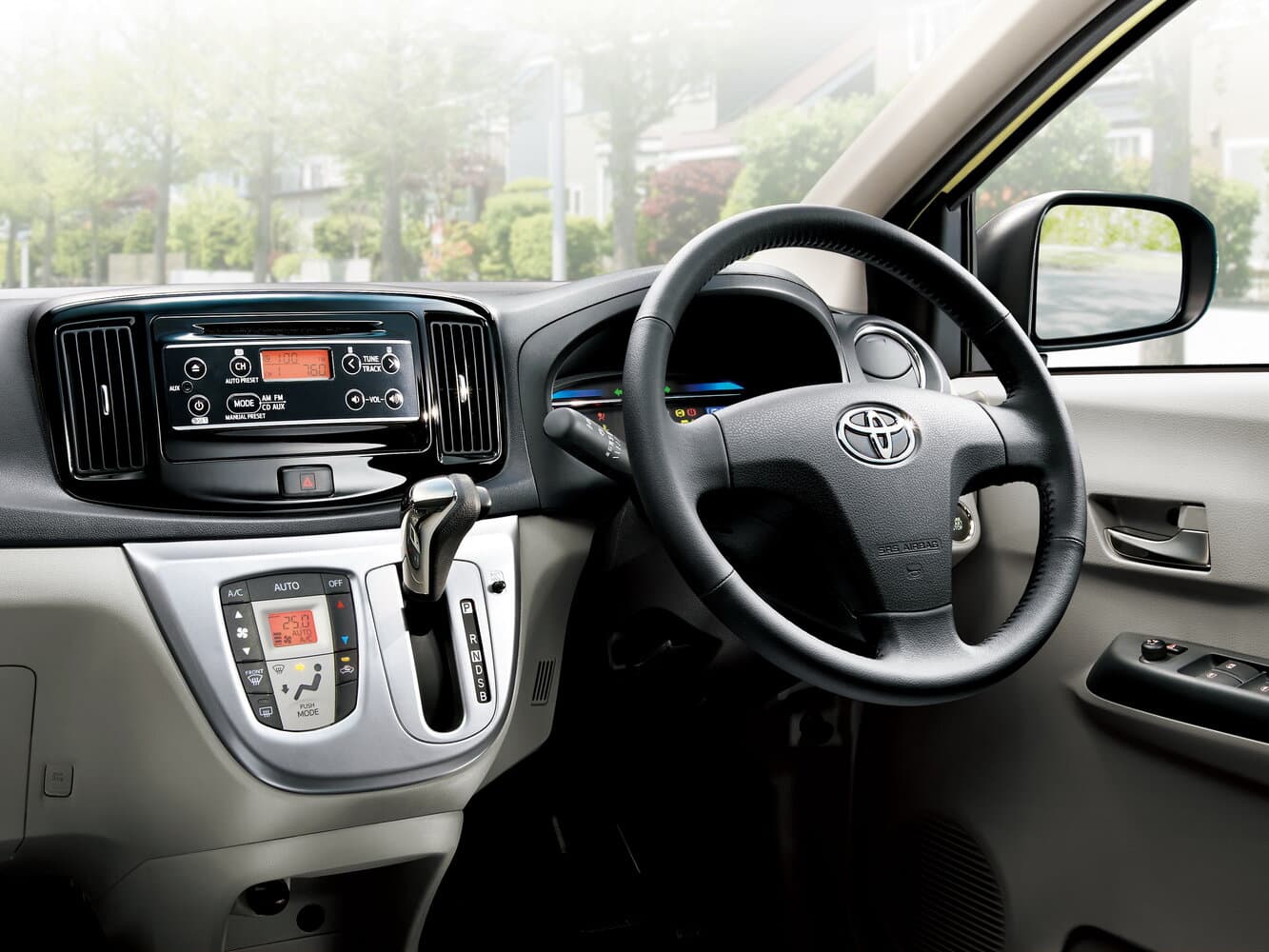 Toyota Pixis Epoch I Хэтчбек 5 дв., фото 3
