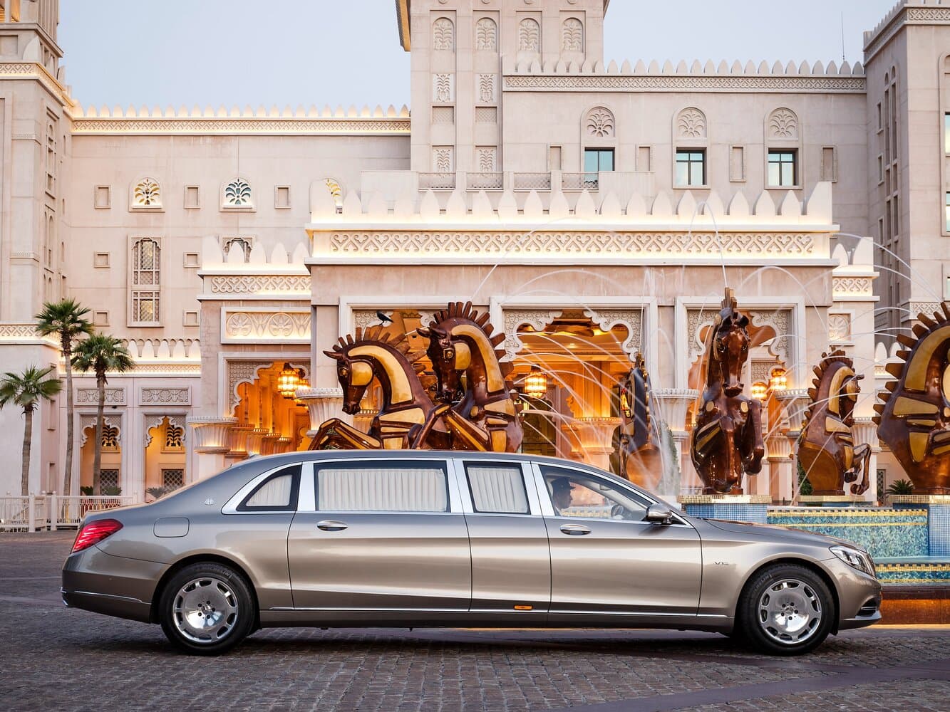 Mercedes-Benz Maybach S-Class I (X222) Лимузин Pullman, фото 2