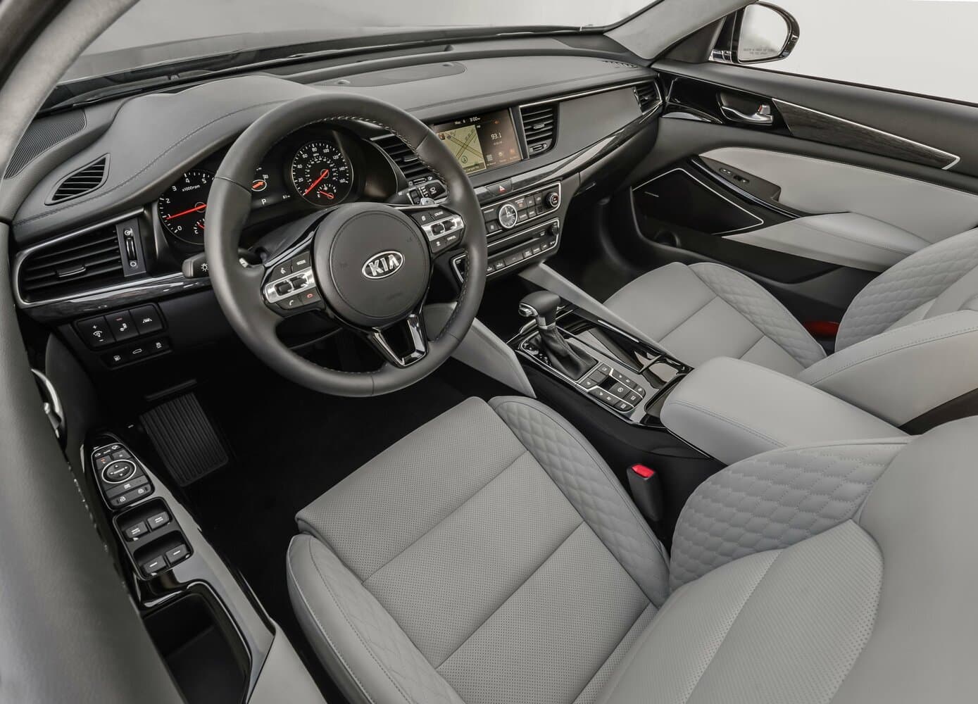Kia Cadenza II Седан, фото 11