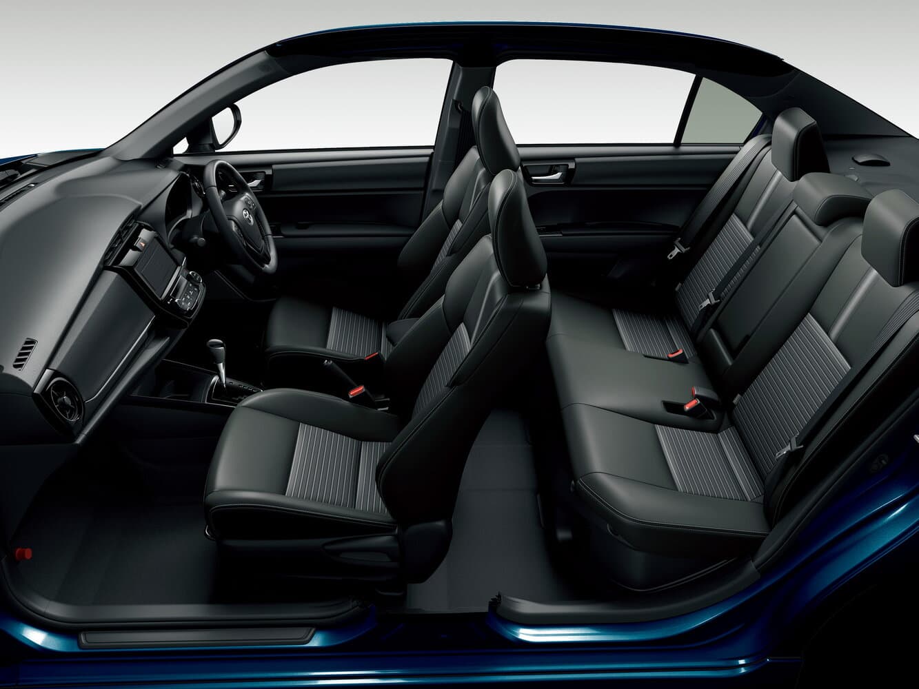 Toyota Corolla XI (E160, E170, E180) Седан Axio, фото 5