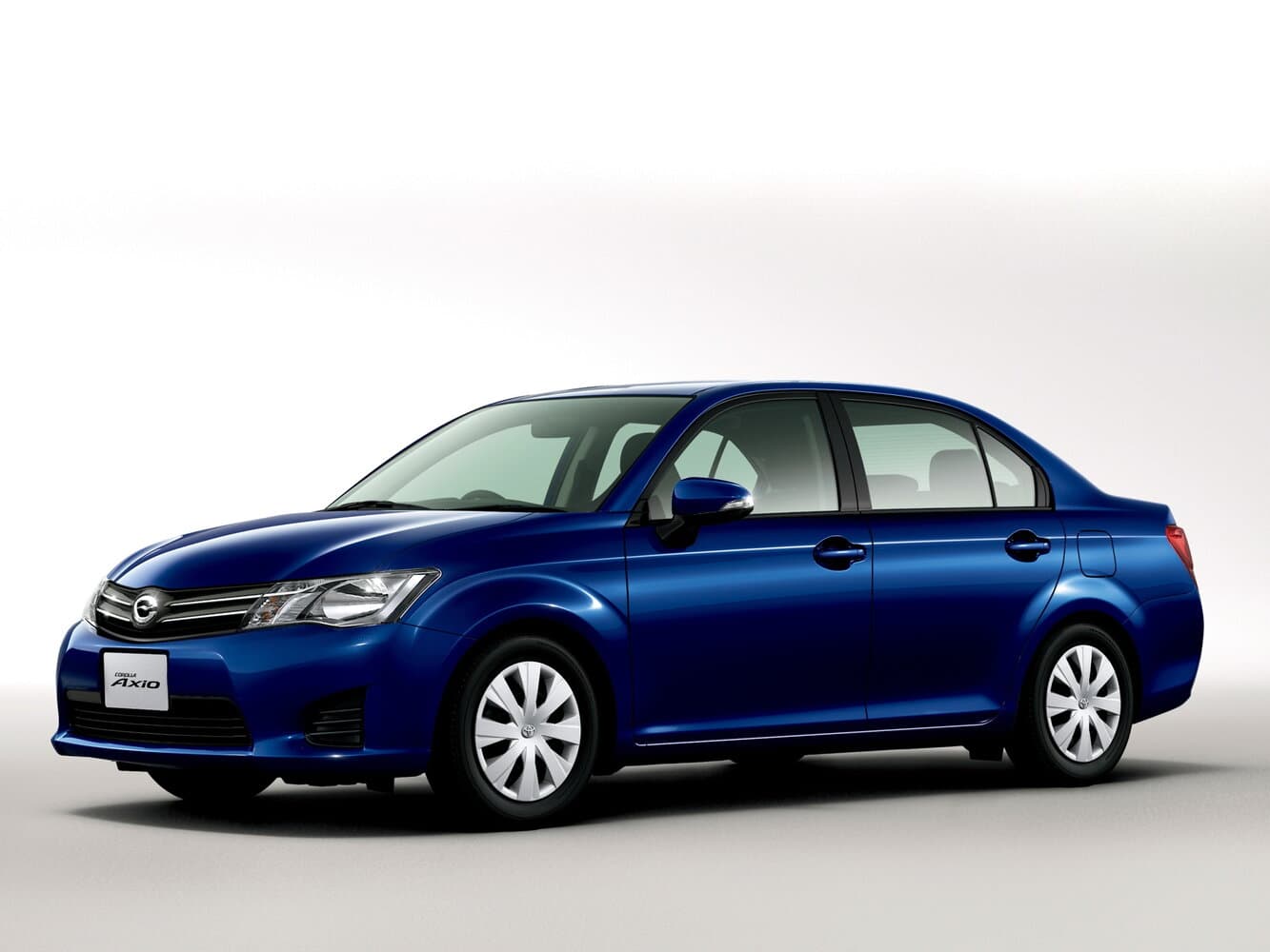Toyota Corolla XI (E160, E170, E180) Седан Axio