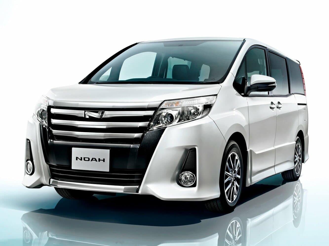 Toyota Noah III (R80) Минивэн, фото 2