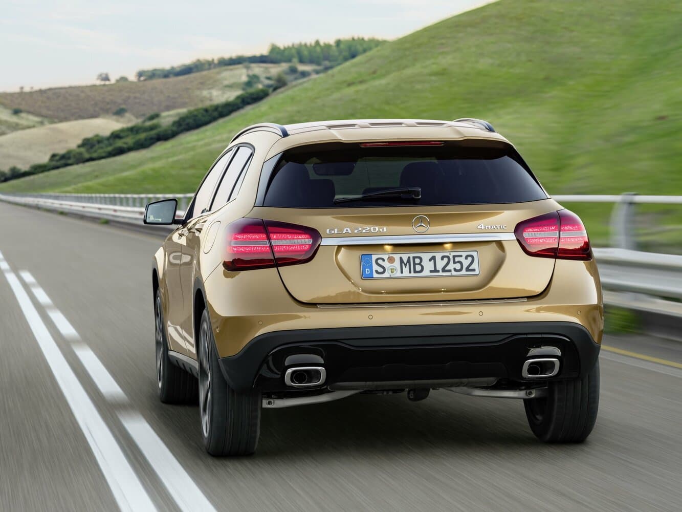 Mercedes-Benz GLA I (X156) Рестайлинг Внедорожник 5 дв., фото 4