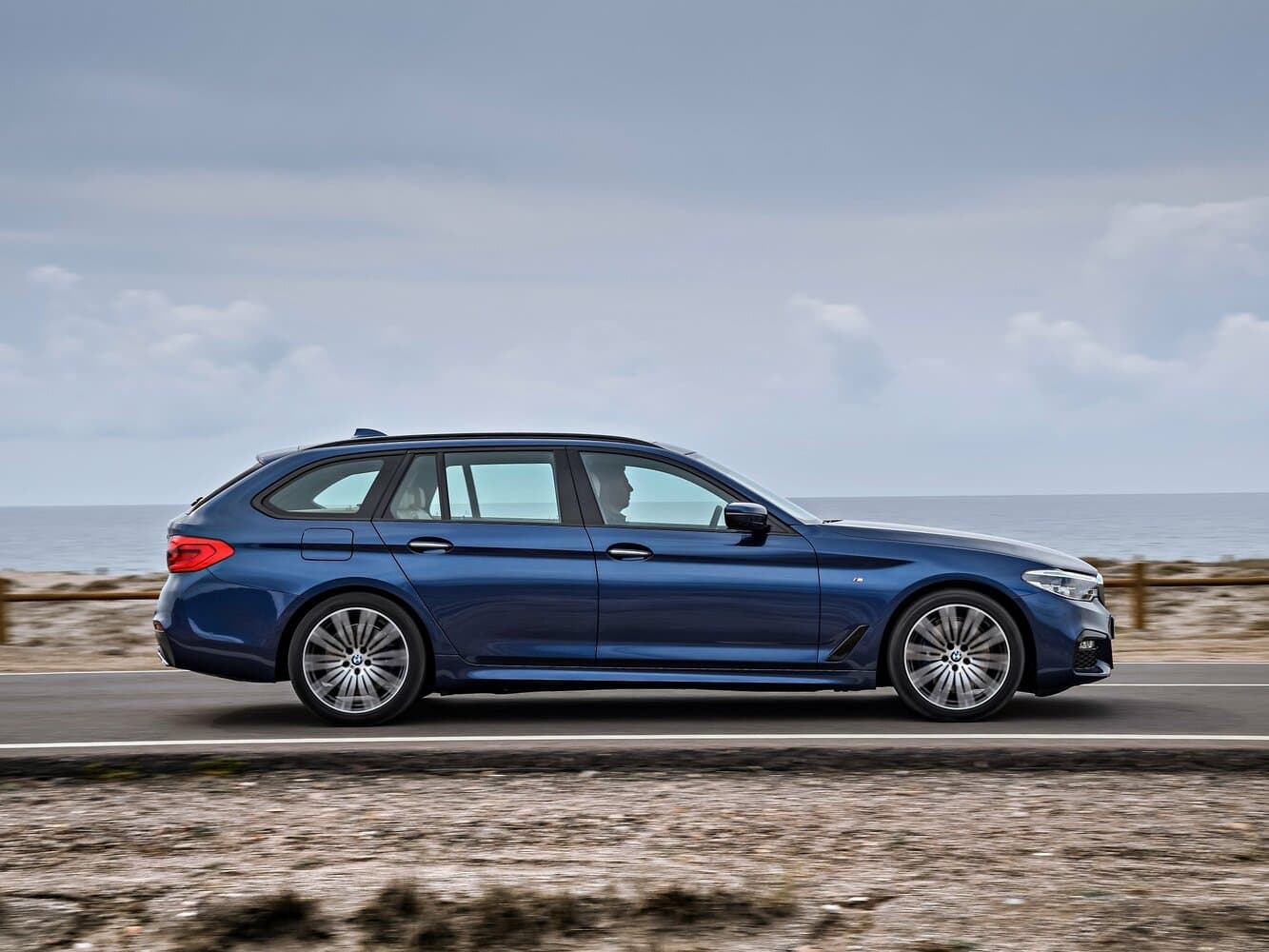 BMW 5 series VII (G30/G31) Универсал 5 дв., фото 2