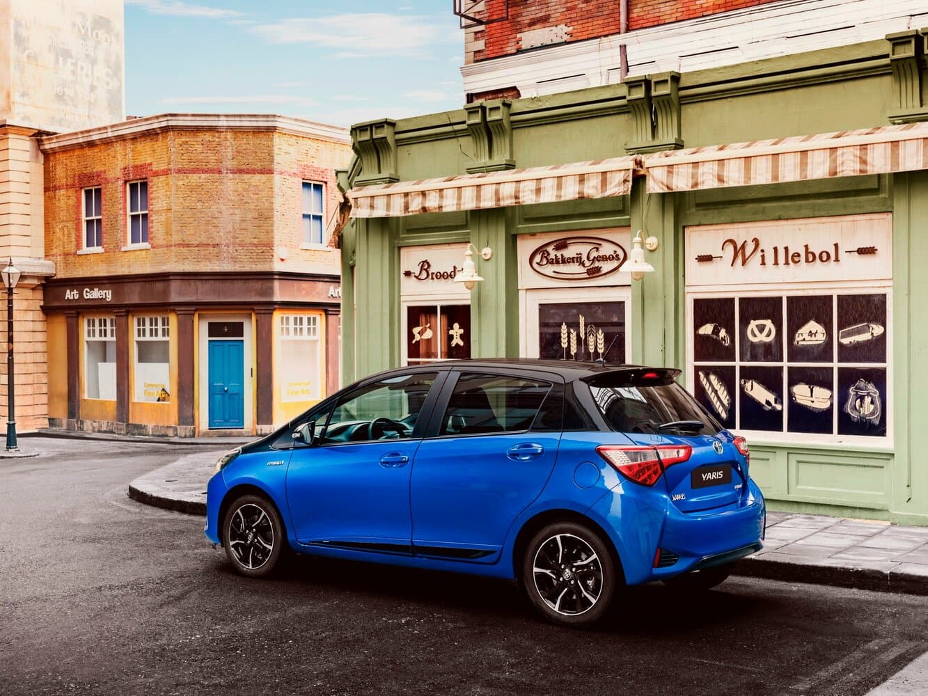 Toyota Yaris III Рестайлинг 2 Хэтчбек 5 дв., фото 2