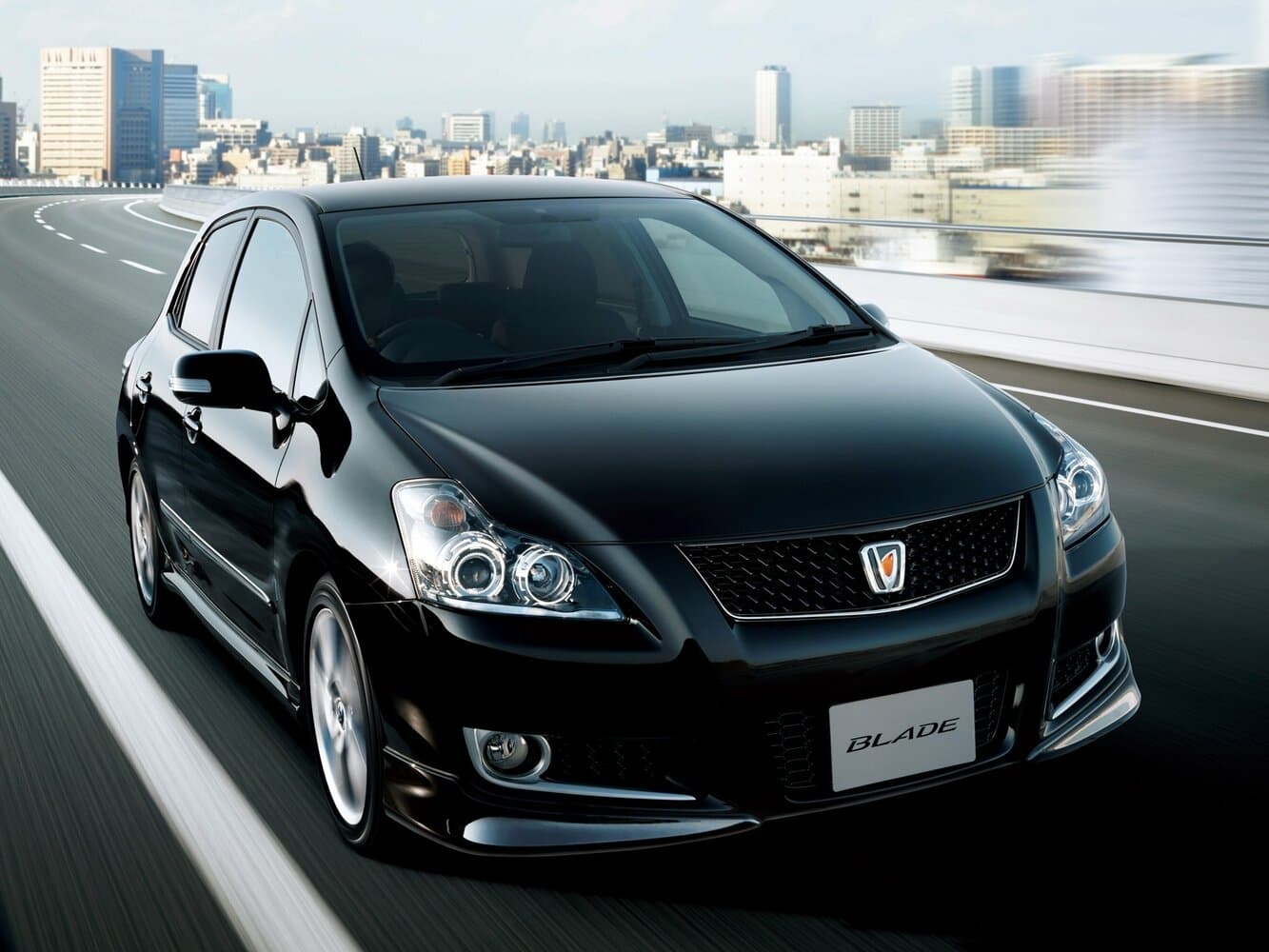 Toyota Blade I (E150) Рестайлинг Хэтчбек 5 дв., фото 2