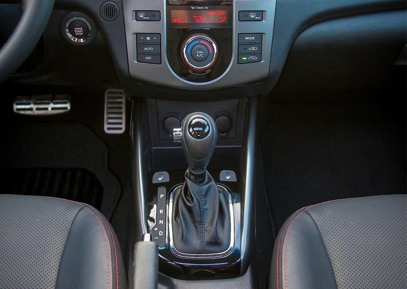 Kia Cerato II Хэтчбек 5 дв., фото 10