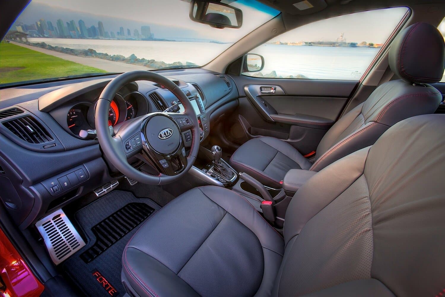 Kia Cerato II Хэтчбек 5 дв., фото 11
