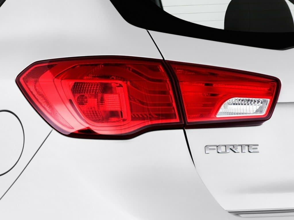 Kia Cerato II Хэтчбек 5 дв., фото 14