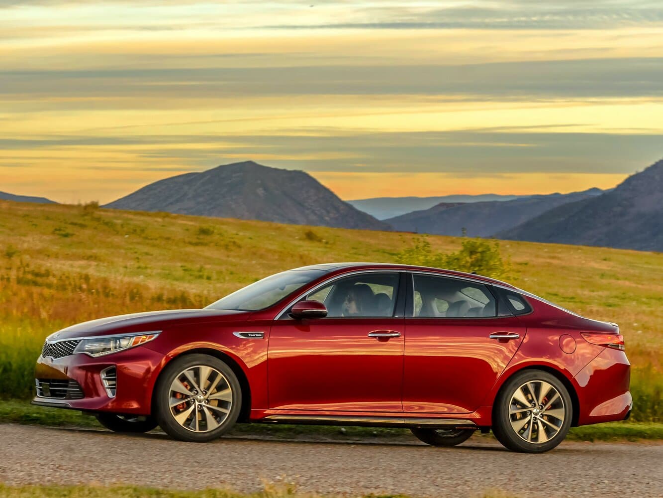 Kia K5 II Седан, фото 2