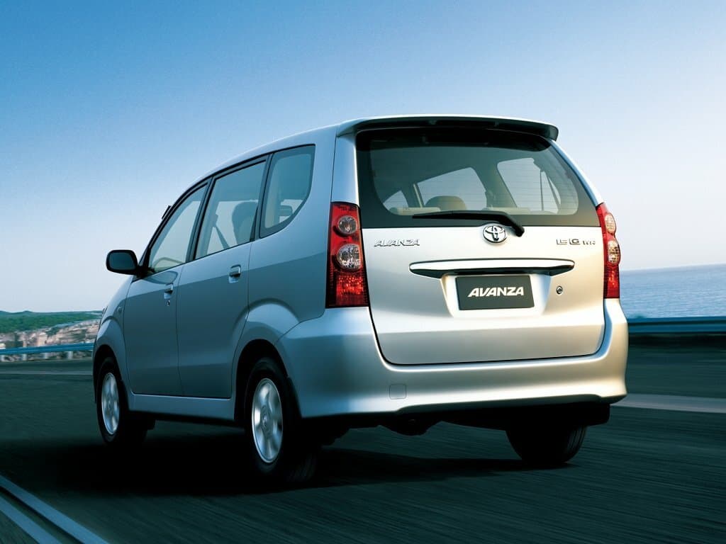 Toyota Avanza I Минивэн, фото 5