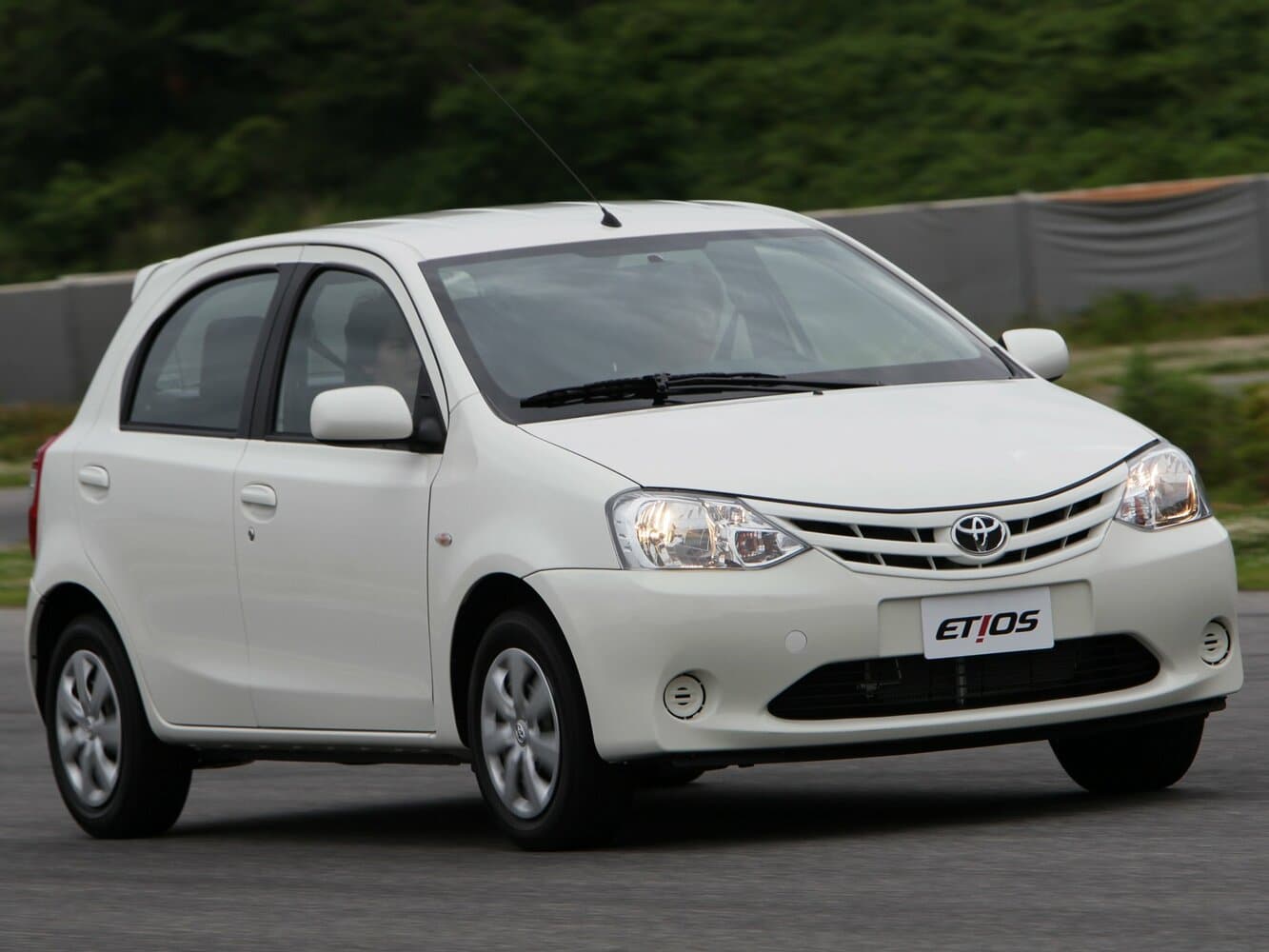 Toyota Etios I Хэтчбек 5 дв., фото 3
