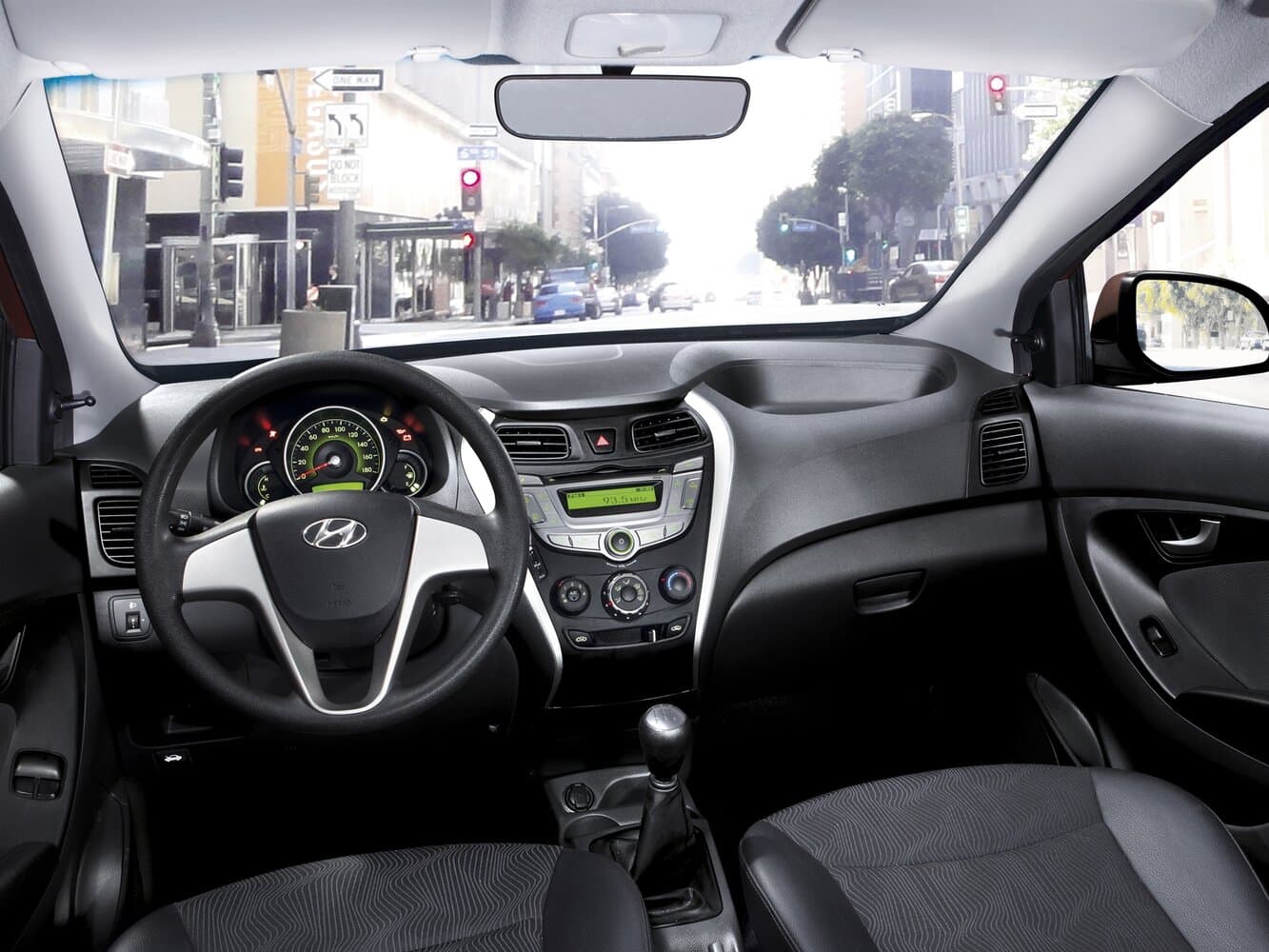Hyundai EON I Хэтчбек 5 дв., фото 4