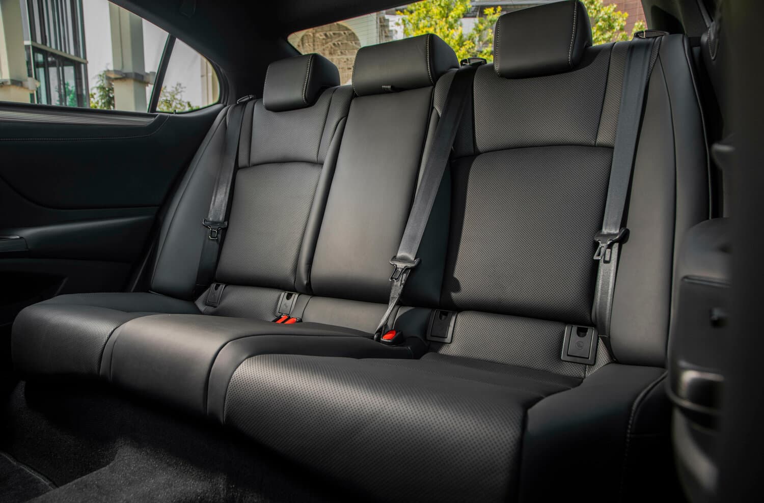 Lexus ES VII Седан, фото 11