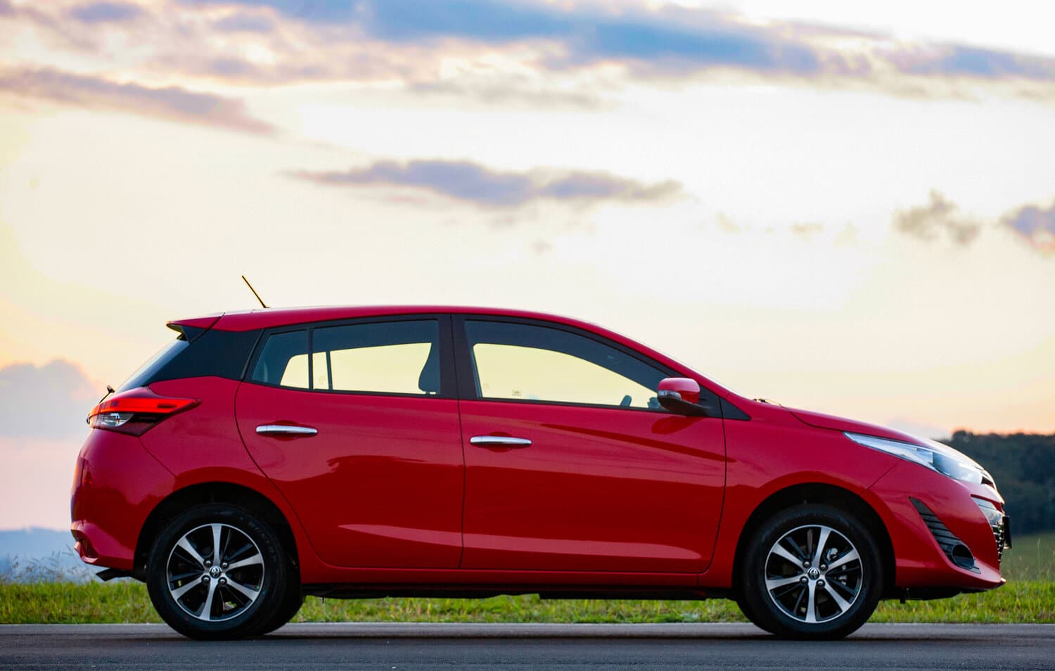 Toyota Yaris XP150 Рестайлинг Хэтчбек 5 дв., фото 2