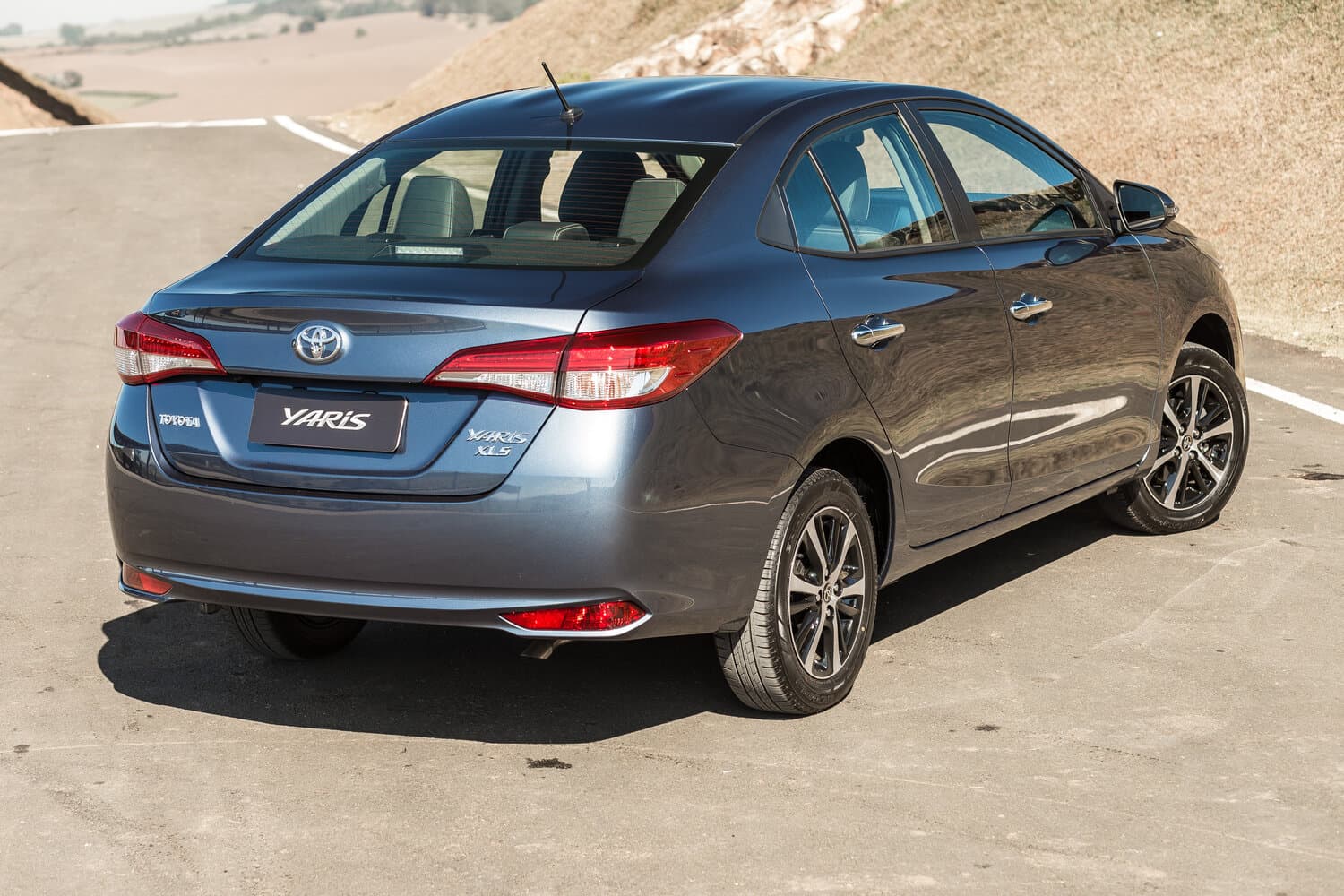 Toyota Yaris XP150 Рестайлинг Седан, фото 5