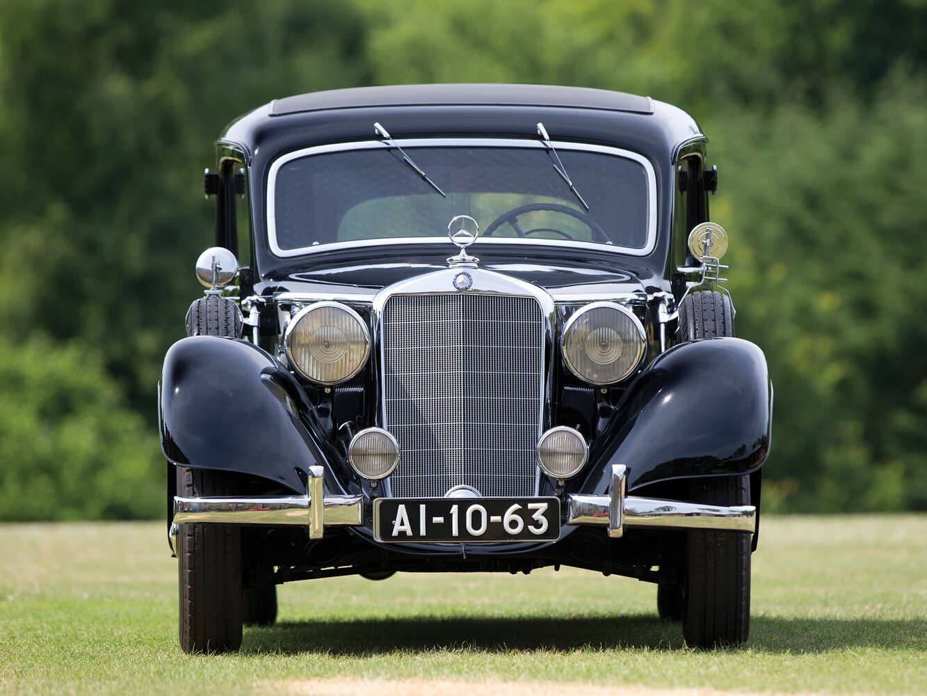 Mercedes-Benz W142  Лимузин, фото 3