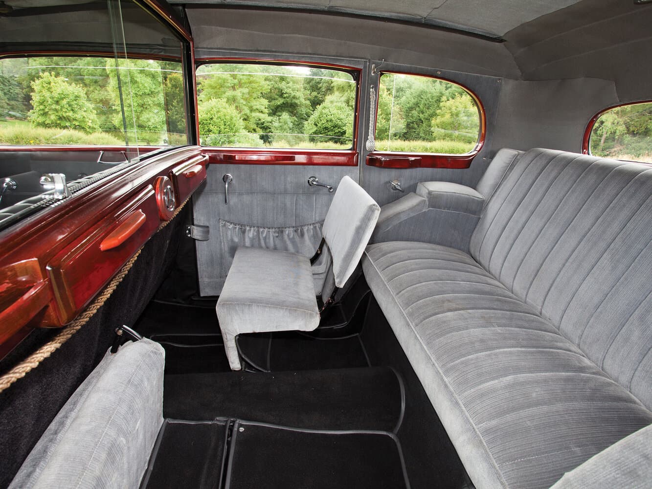 Mercedes-Benz W142  Лимузин, фото 8