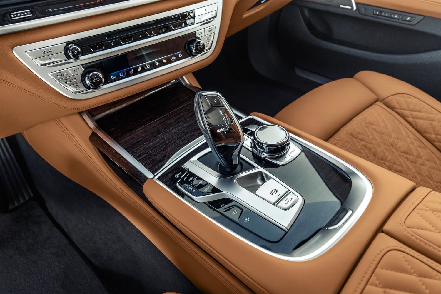 BMW 7 series VI (G11/G12) Рестайлинг Седан Long, фото 11