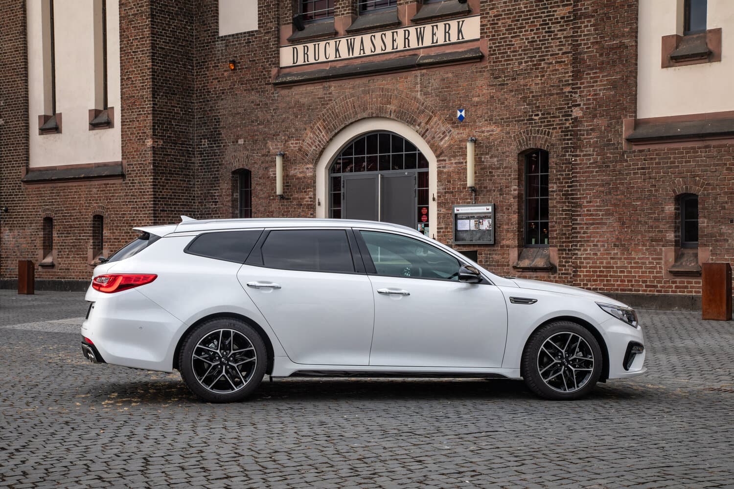 Kia Optima IV Рестайлинг Универсал 5 дв., фото 2