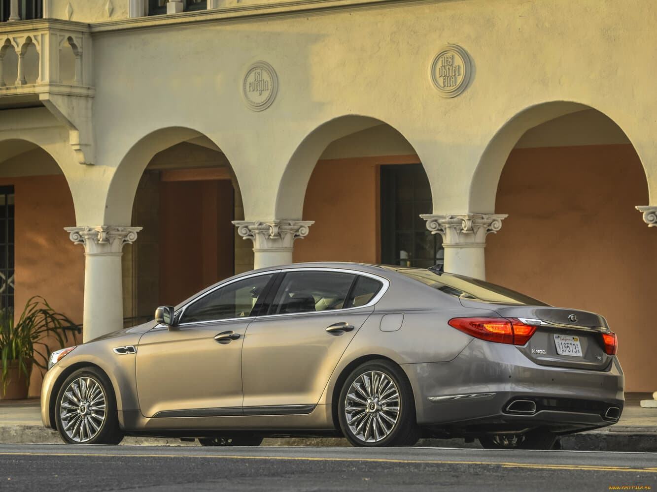 Kia K900 I Седан, фото 4