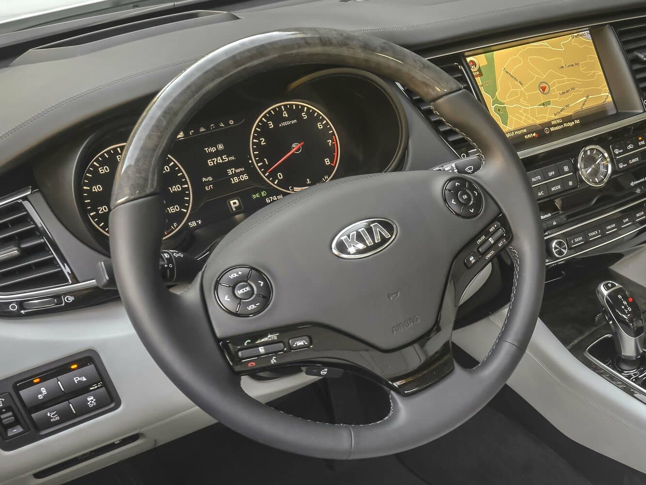 Kia K900 I Седан, фото 8