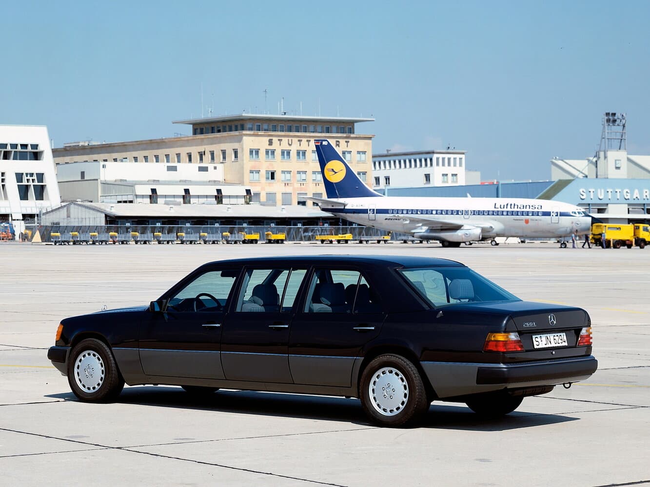 Mercedes-Benz W124  Лимузин, фото 3