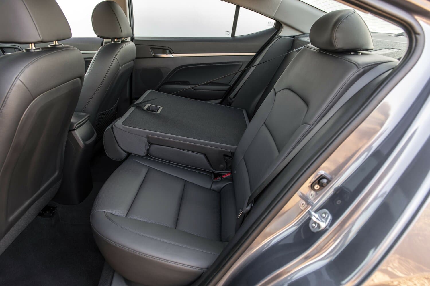 Hyundai Elantra VI (AD) Рестайлинг Седан, фото 6