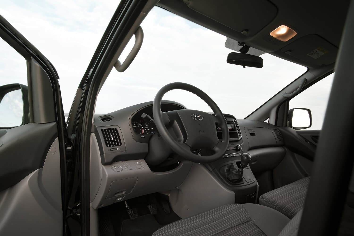 Hyundai H-1 II Рестайлинг 2 Фургон, фото 3