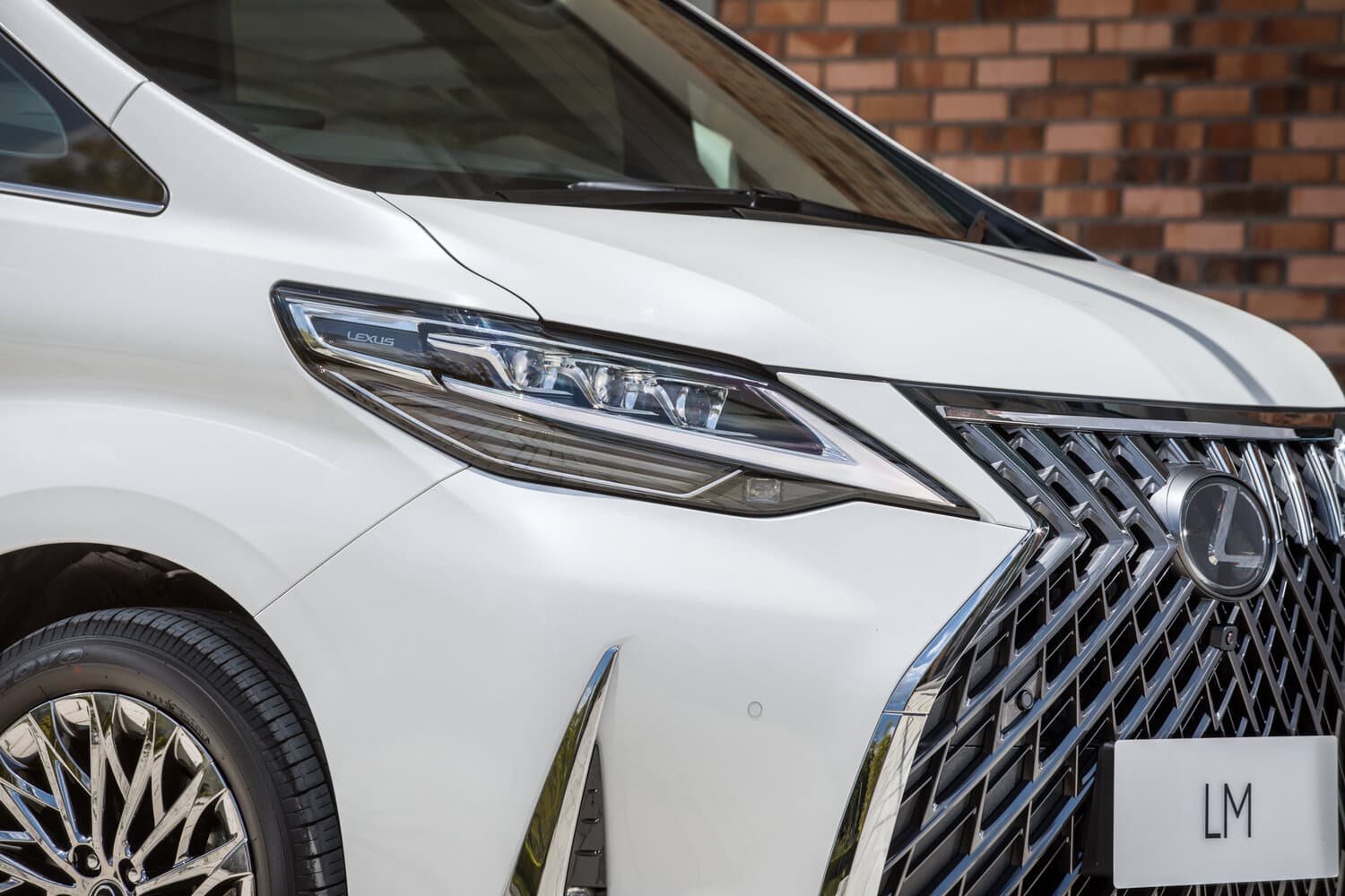 Lexus LM I Минивэн, фото 11
