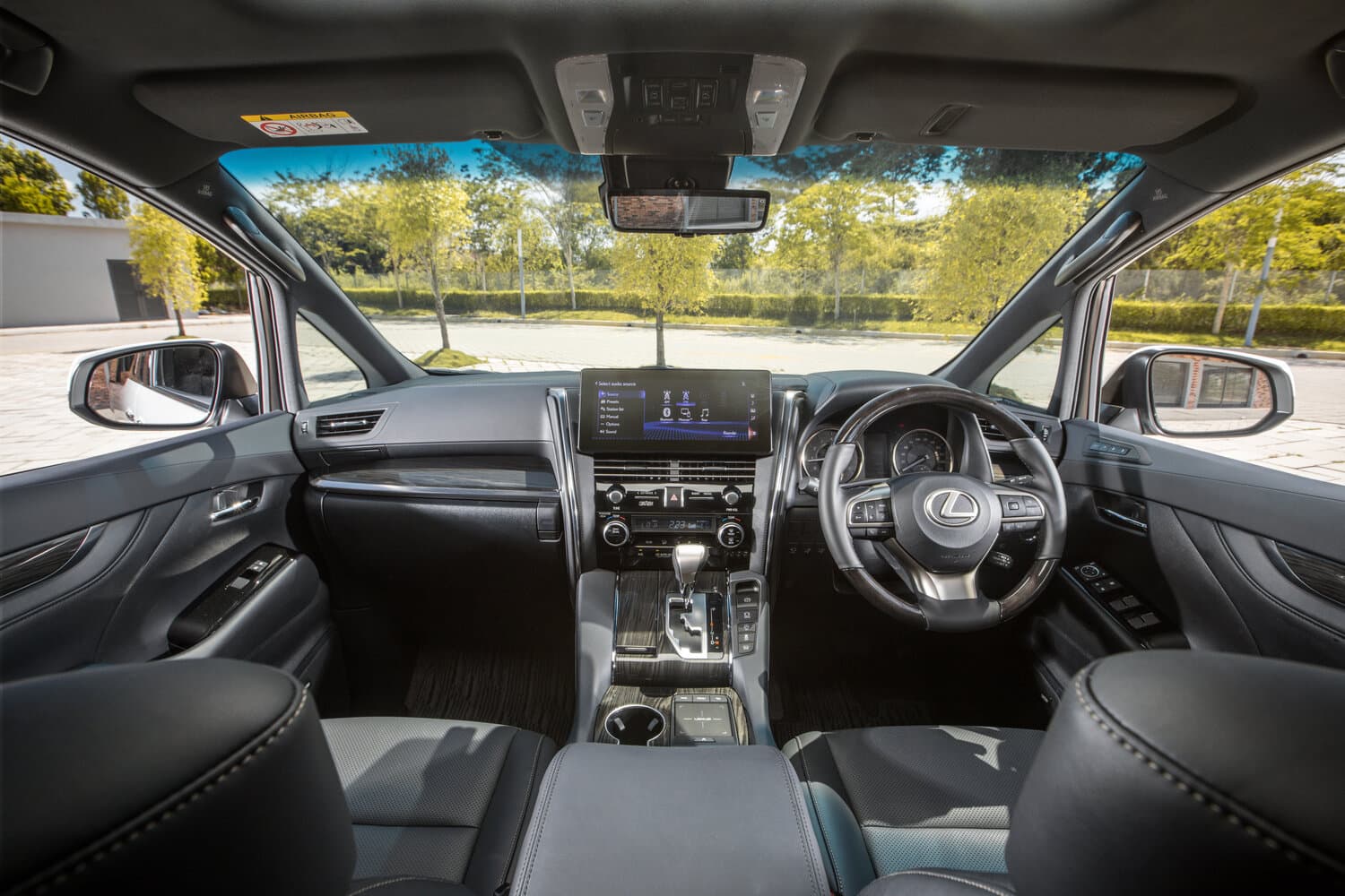 Lexus LM I Минивэн, фото 6