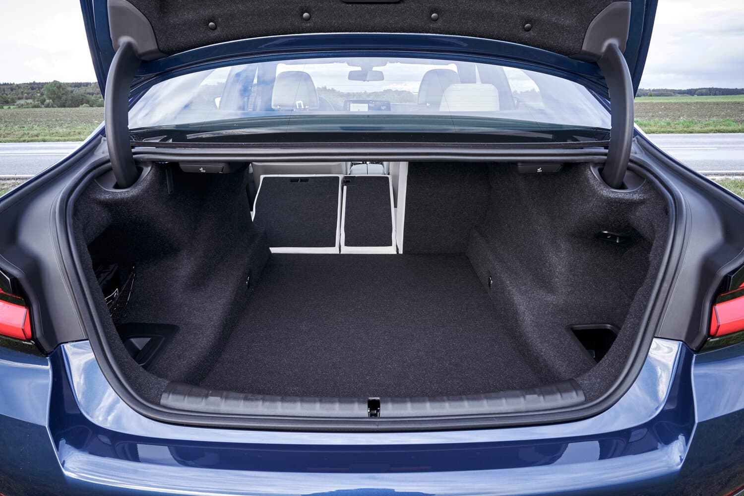 BMW 5 series VII (G30/G31) Рестайлинг Седан, фото 12
