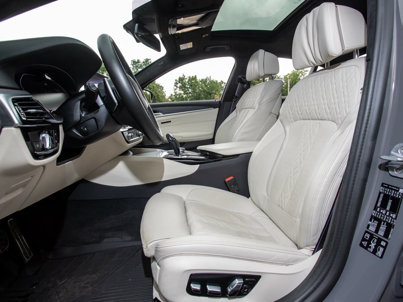 BMW 5 series VII (G30/G31) Рестайлинг Седан, фото 29