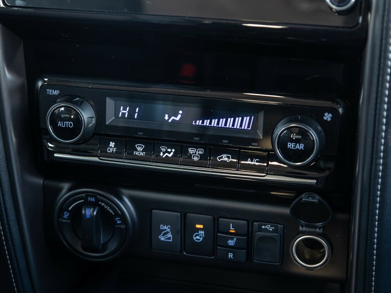 Toyota Fortuner II Рестайлинг Внедорожник 5 дв., фото 32