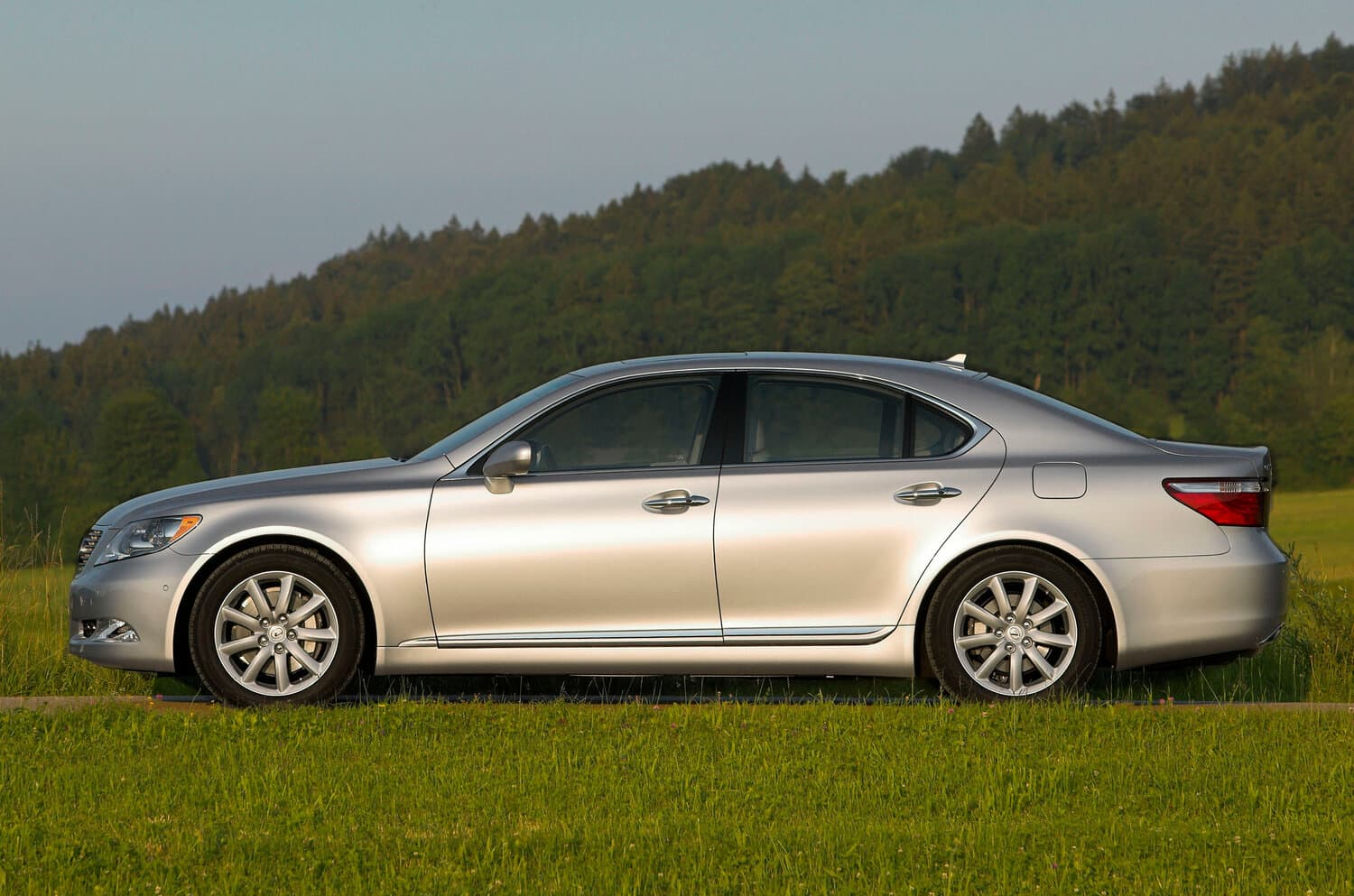 Lexus LS IV Седан, фото 2