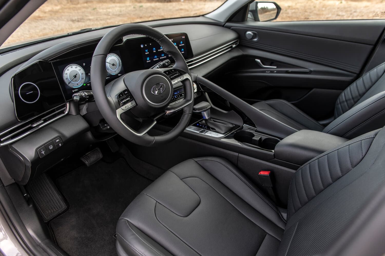 Hyundai Elantra VII (CN7) Седан, фото 12
