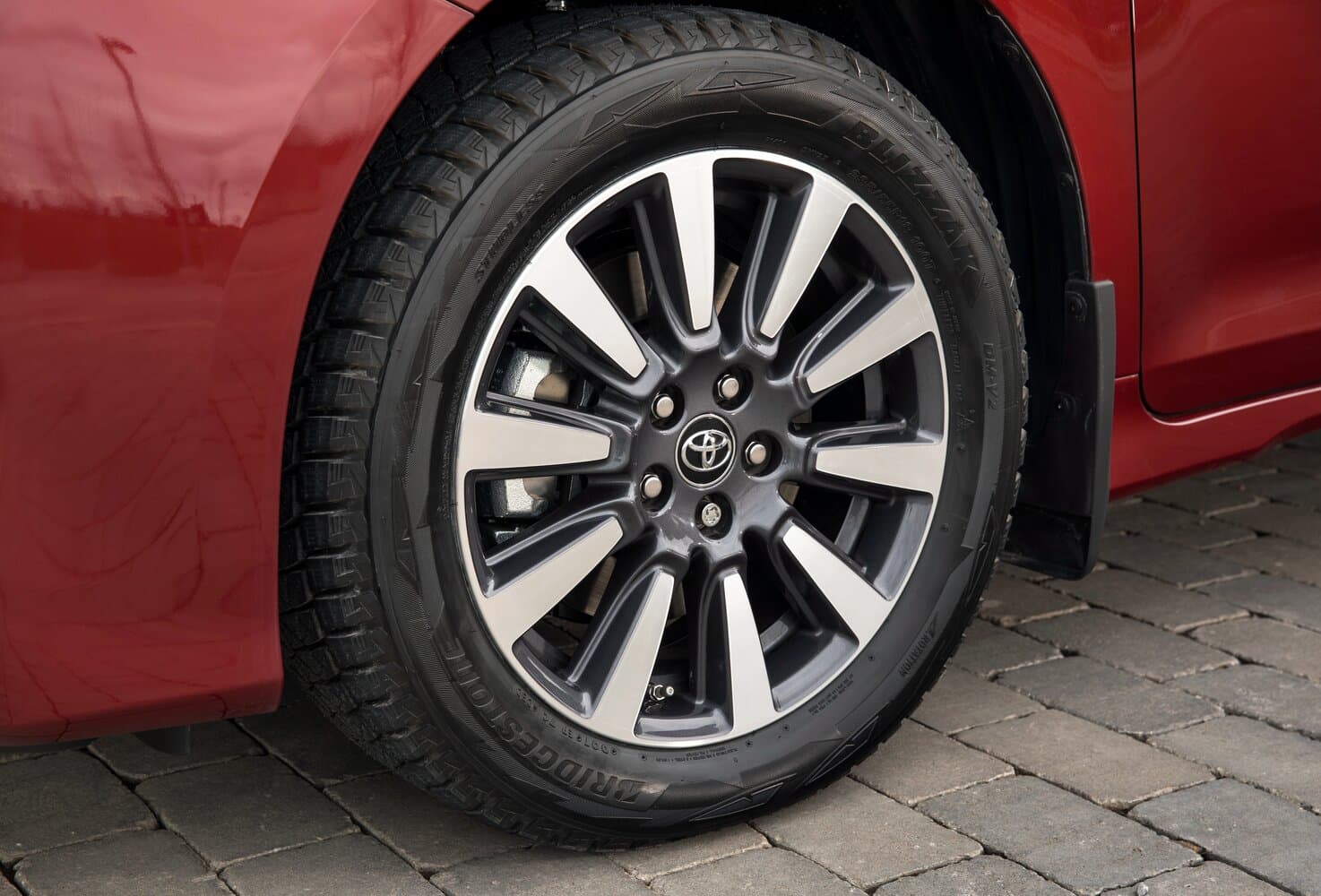 Toyota Sienna III Рестайлинг 2 Минивэн, фото 17