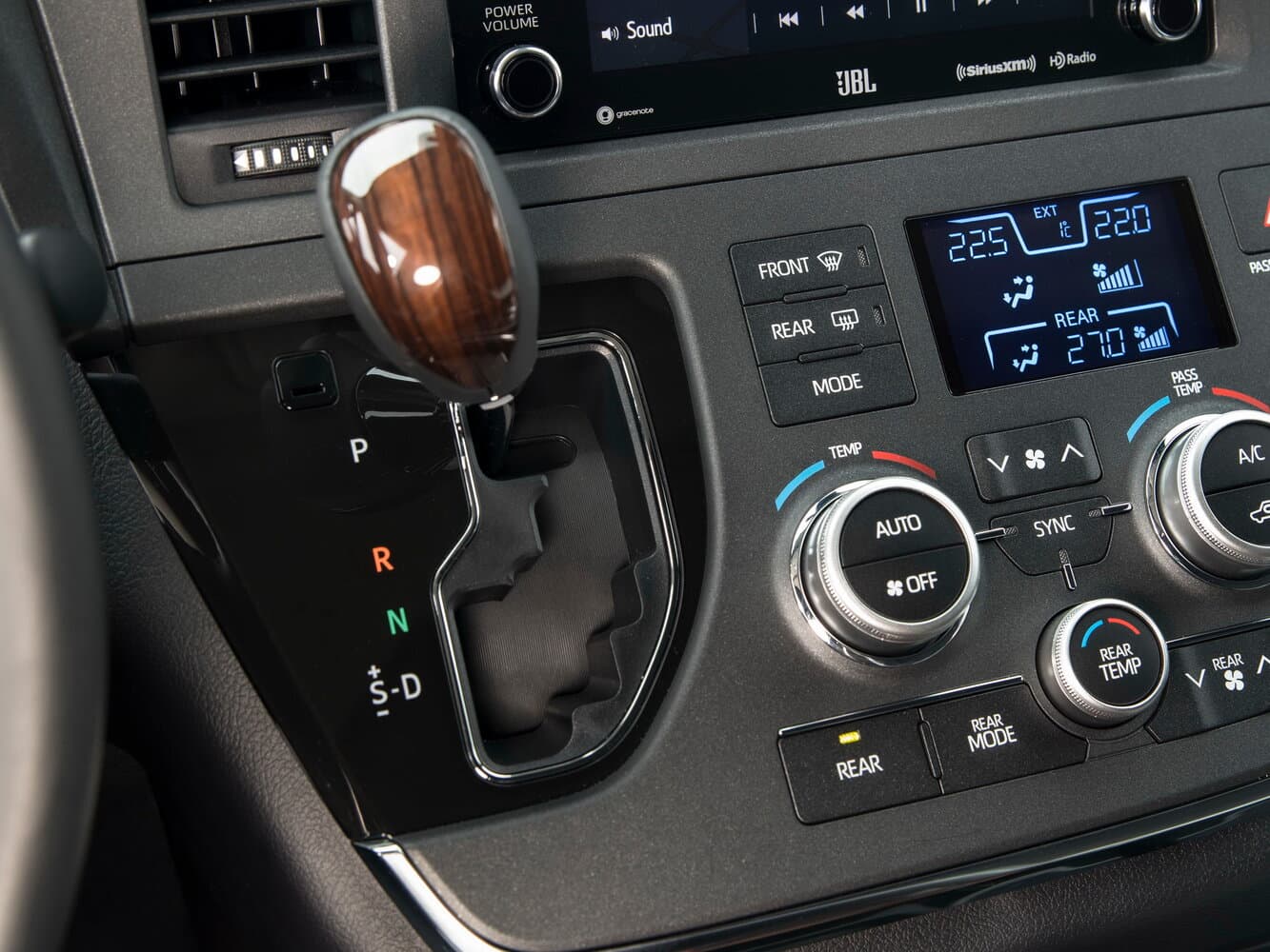 Toyota Sienna III Рестайлинг 2 Минивэн, фото 10